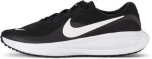 Tênis Nike Revolution 8 Masculino preto branco vista lateral