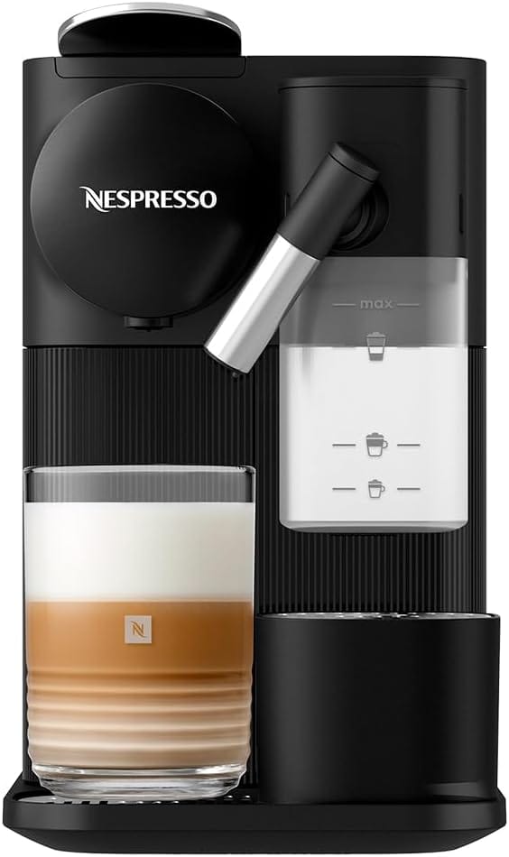 Cafeteira de cápsulas Nespresso Lattissima One 220V preta com sistema automático de leite