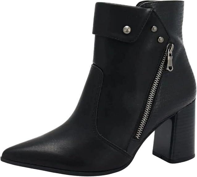 Bota feminina Ramarim preta de cano curto com salto bloco, bico fino e zíper lateral decorativo